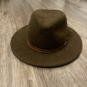 Great condition Stetson adventure hat. Too small for me, worn only a few times